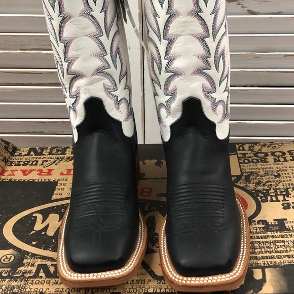 Ladies Justin Square Toe Cowgirl Boot - Picture 2 of 4